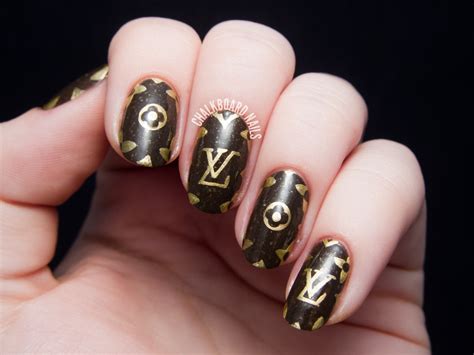 louis vuitton nail art.